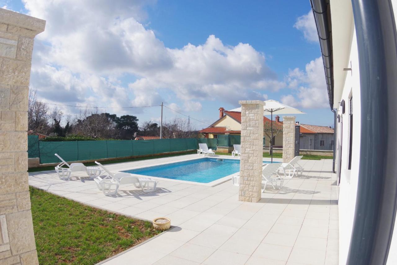 Beautiful Villa With Private Pool On Peaceful Location, Village Sveti Kirin Vodnjan Extérieur photo